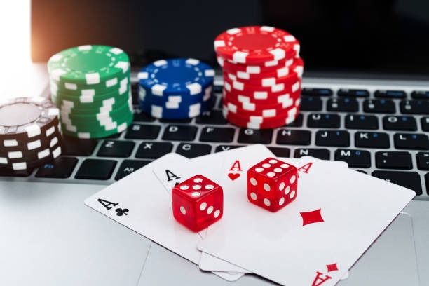 Live blackjack dealer at cara mahjong studio with cards and table