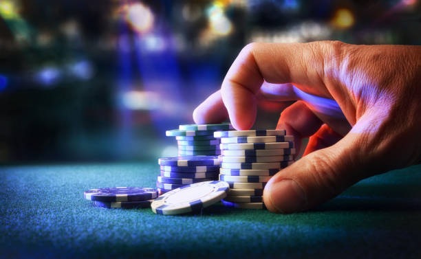 Live dealer table with Free Play interface